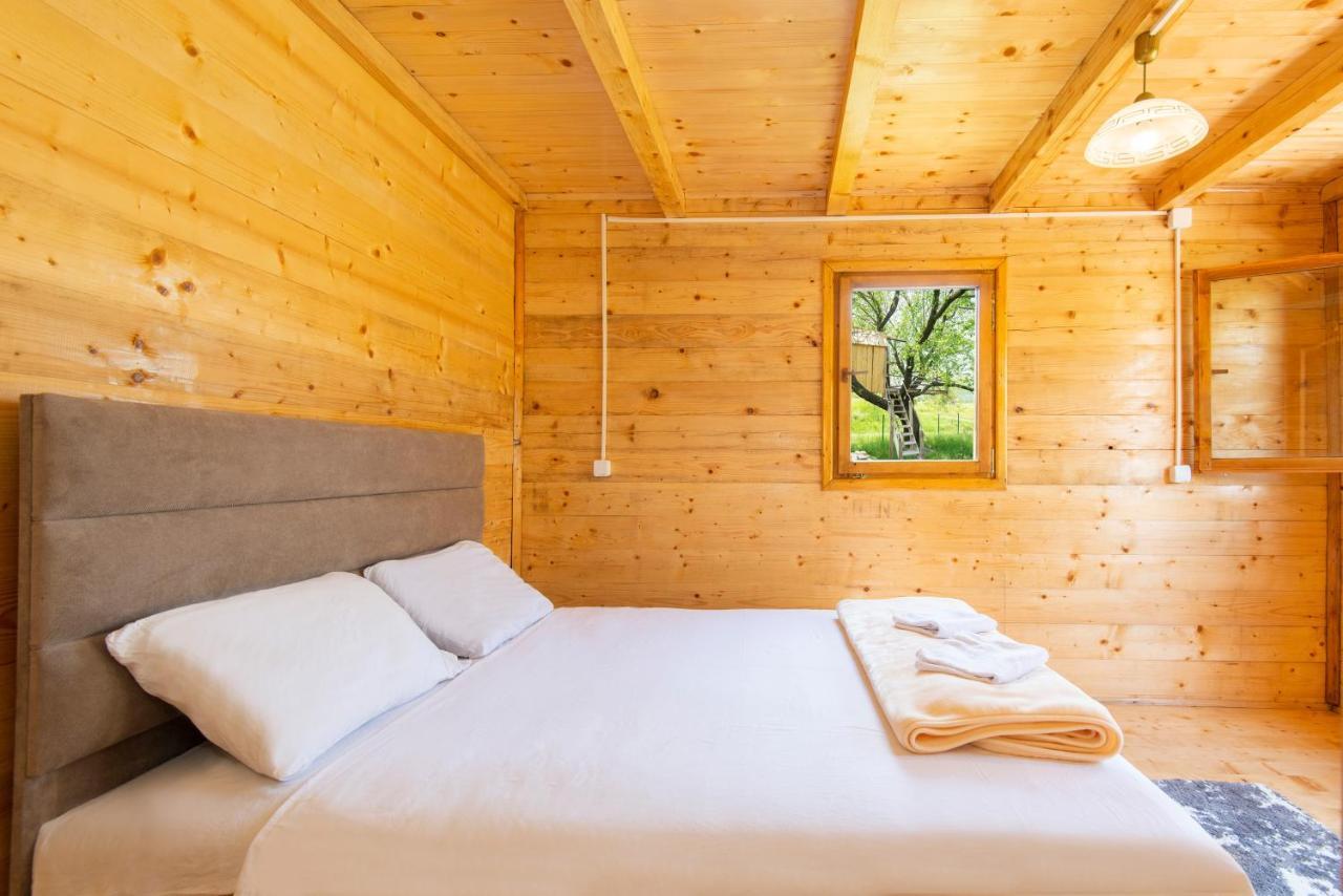 Lovcen Mountain Cottages Njegusi Exteriör bild