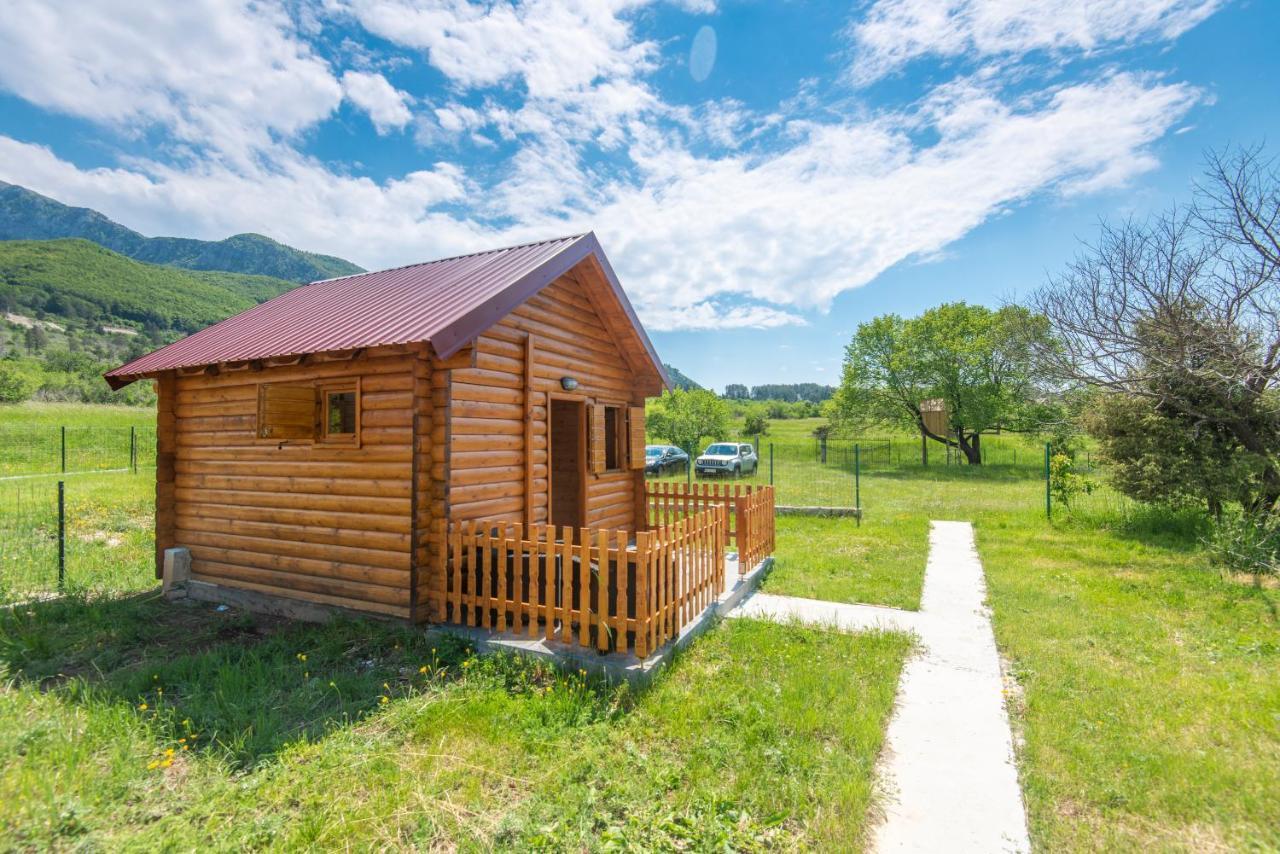 Lovcen Mountain Cottages Njegusi Exteriör bild