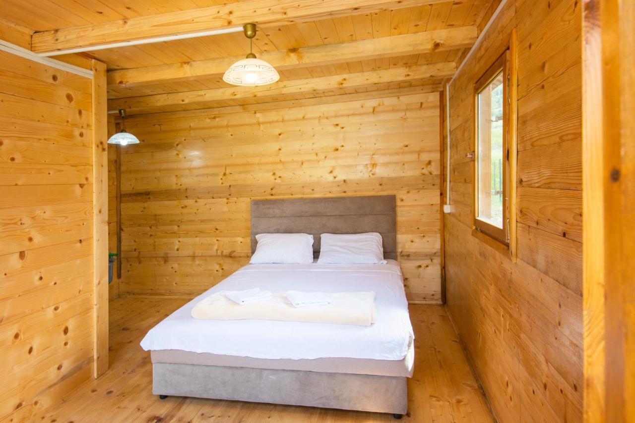 Lovcen Mountain Cottages Njegusi Exteriör bild