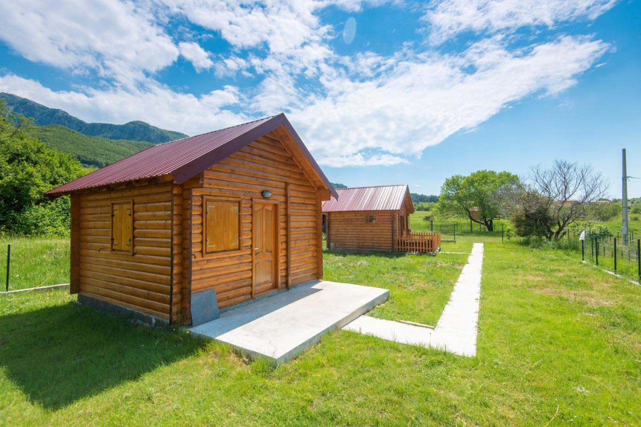 Lovcen Mountain Cottages Njegusi Exteriör bild