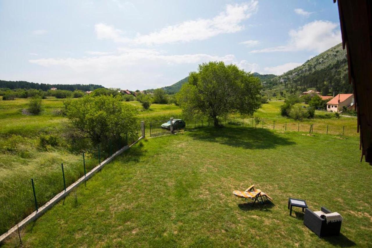 Lovcen Mountain Cottages Njegusi Exteriör bild