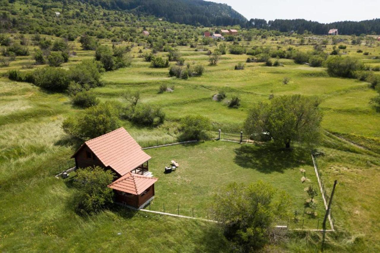 Lovcen Mountain Cottages Njegusi Exteriör bild