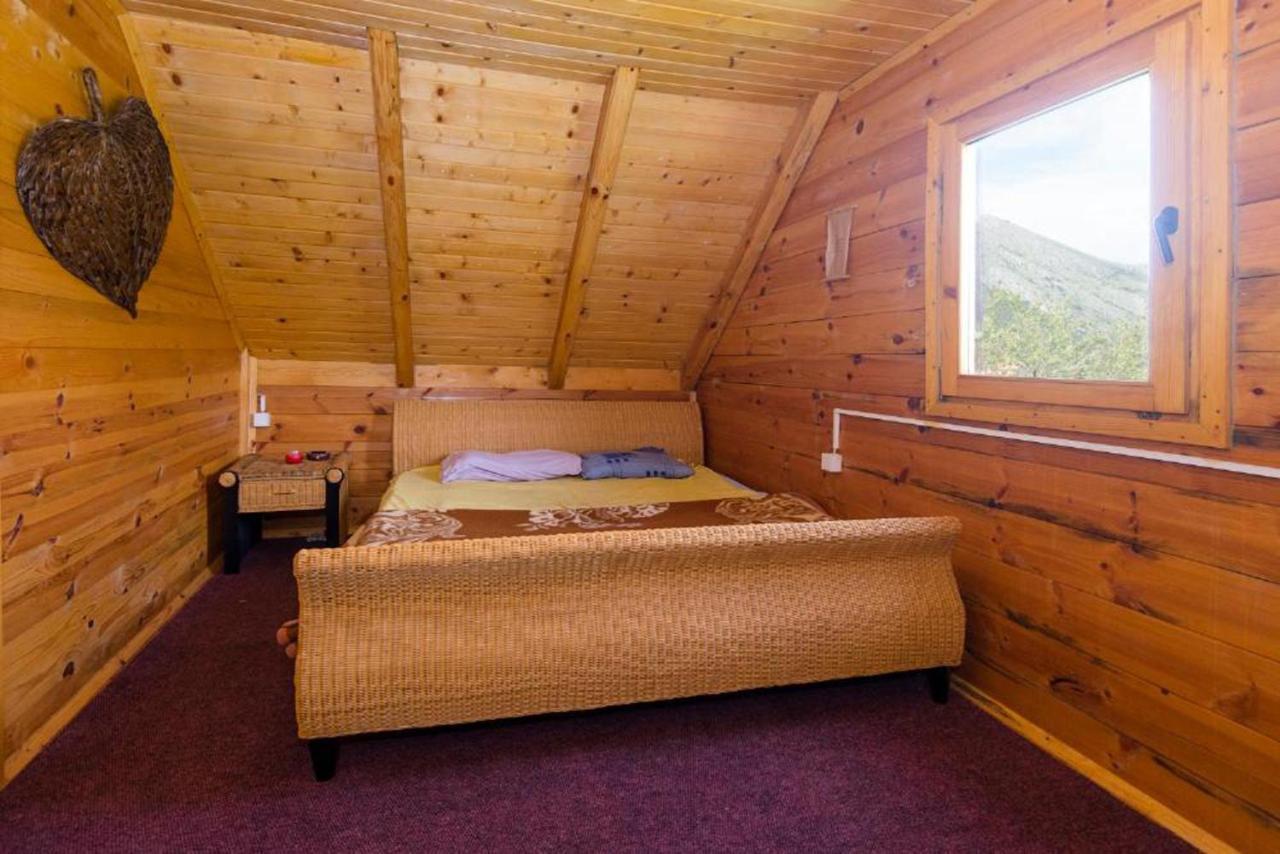Lovcen Mountain Cottages Njegusi Exteriör bild