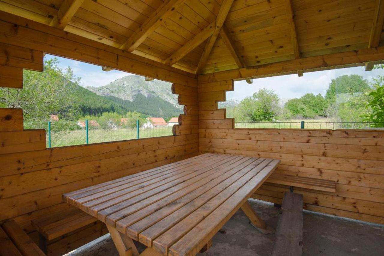 Lovcen Mountain Cottages Njegusi Exteriör bild